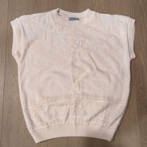 Sleeveless Knit Sweater in Light Peach